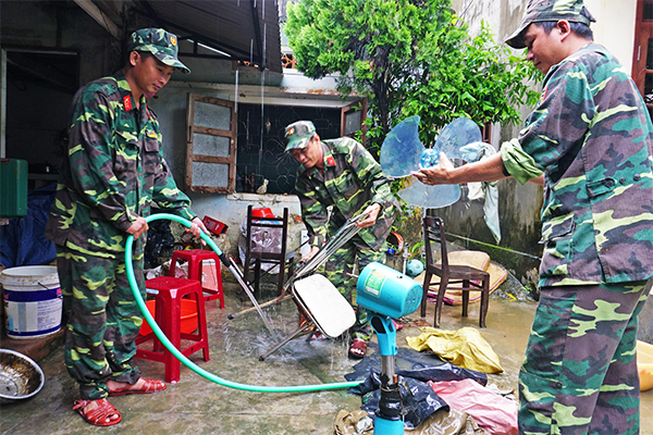 Lo cứu dân trước
