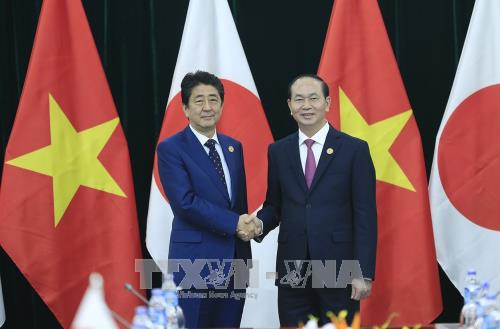 APEC 2017: Chủ tịch nước Trần Đại Quang tiếp Thủ tướng Nhật Bản Shinzo Abe 