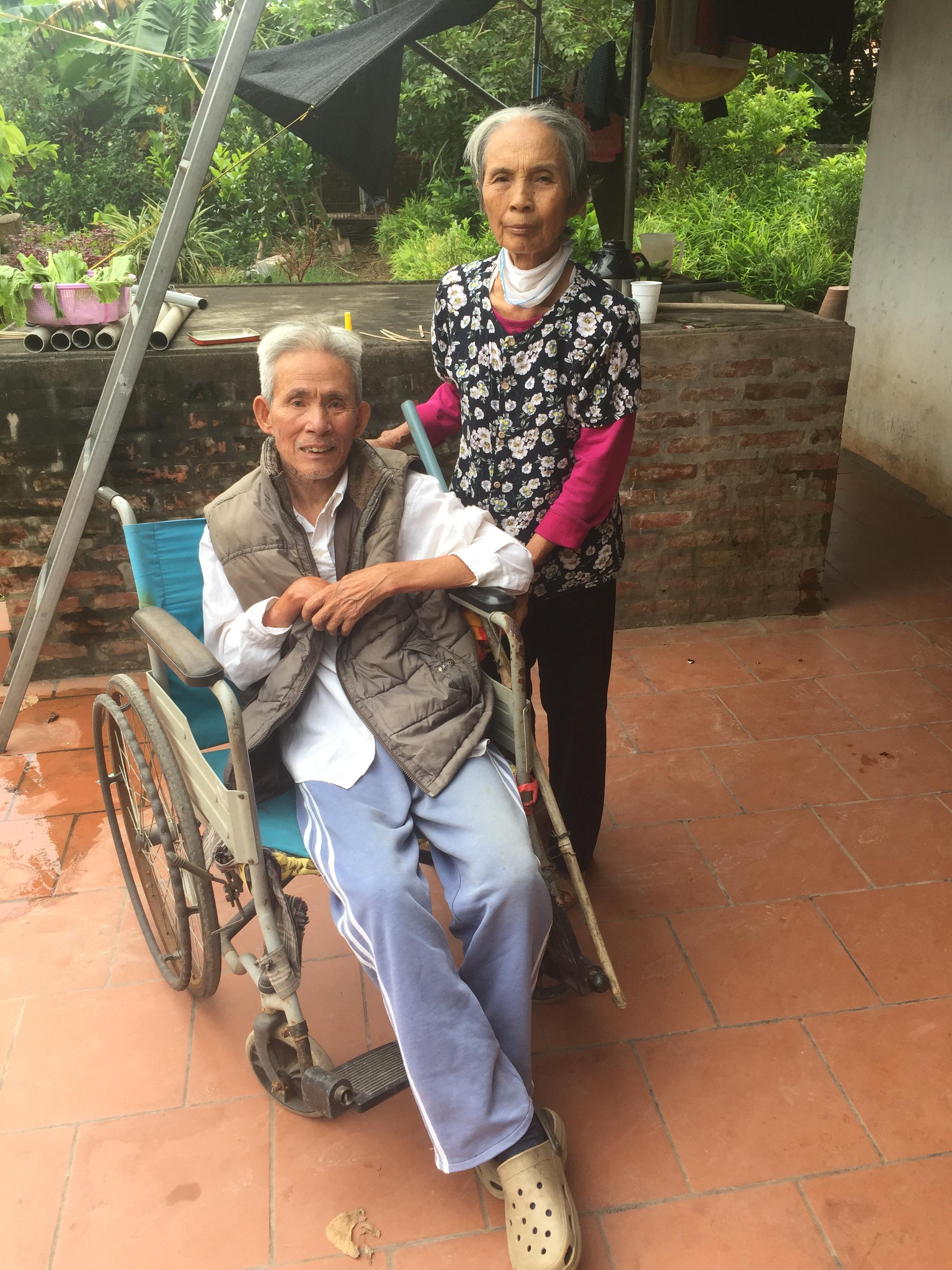 Thương binh Phạm Hồng Thái 19 năm bị liệt 
