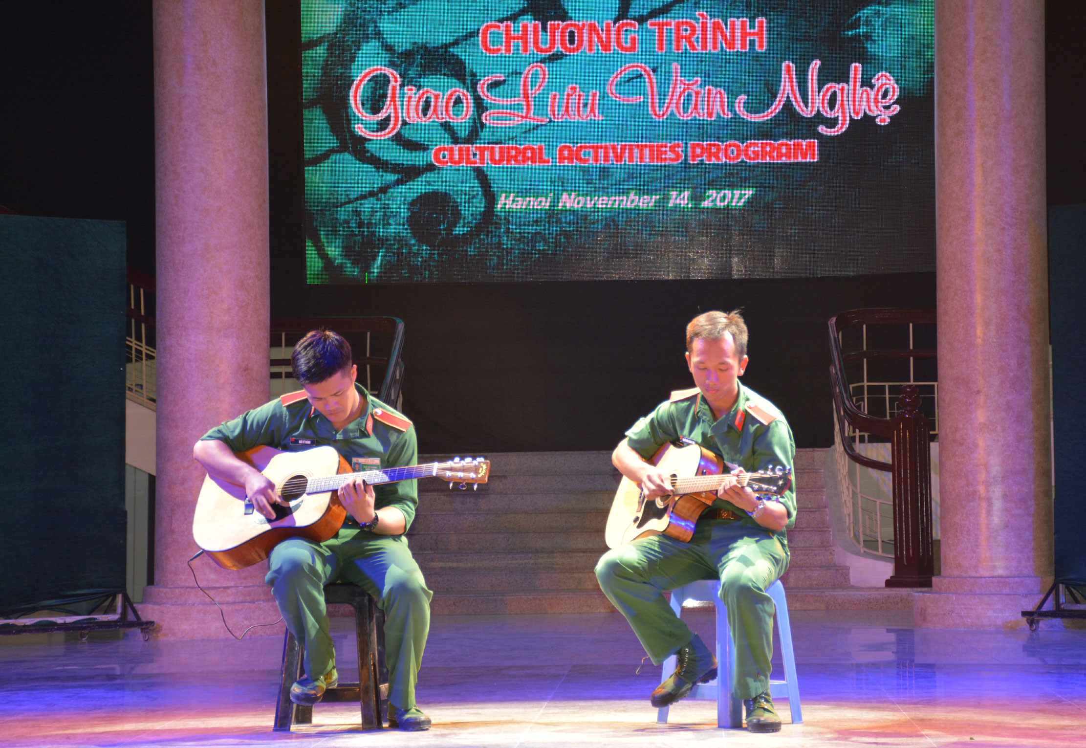 Giao lưu văn nghệ chào mừng Hội thi Olympic tiếng Anh toàn quân lần thứ nhất
