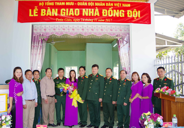 Bộ Tổng tham mưu trao Nhà đồng đội tặng quân nhân có hoàn cảnh khó khăn