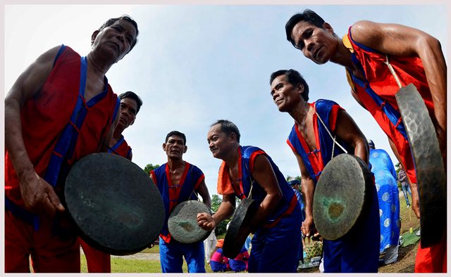 NHÂN LÊN SỨC MẠNH ĐẠI ĐOÀN KẾT