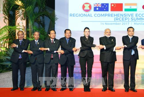 Thủ tướng Nguyễn Xuân Phúc kết thúc tốt đẹp chuyến tham dự Hội nghị cấp cao ASEAN lần thứ 31 và các Hội nghị cấp cao liên quan