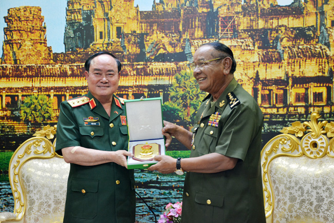 Thúc đẩy hợp tác giữa quân đội hai nước Việt Nam và Campuchia