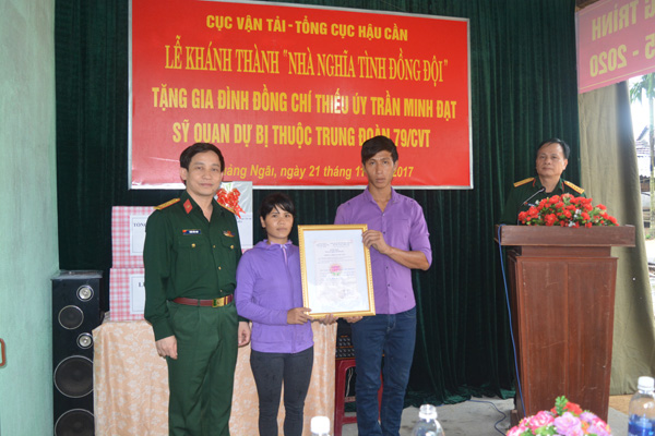 Cục Vận tải  tặng nhà tình nghĩa cho gia đình Thiếu úy Trần Minh Đạt