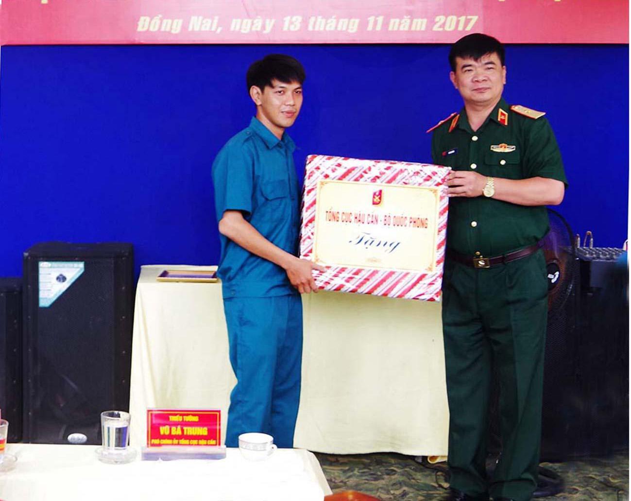 Ngôi nhà thắm tình đồng đội
