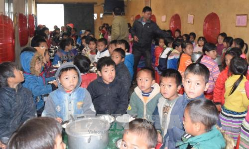 Hàng chục nghìn học sinh ở Lào Cai nghỉ học tránh rét 
