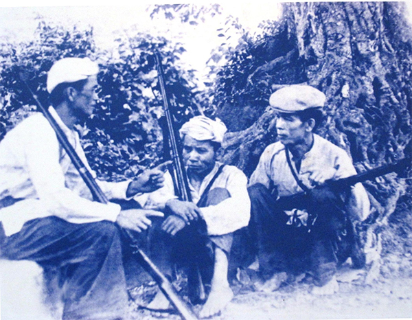 Khoét sâu điểm yếu của địch, vận dụng cách đánh linh hoạt, sáng tạo