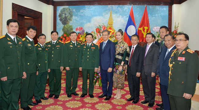 Bộ Quốc phòng chúc mừng Quốc khánh nước CHDCND Lào