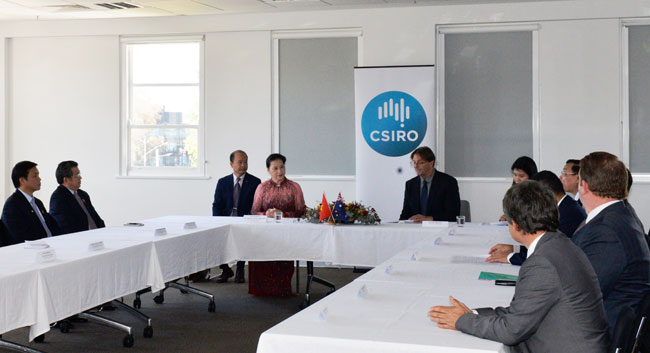 Chủ tịch Quốc hội Nguyễn Thị Kim thăm Tổ chức Nghiên cứu khoa học và công nghệ liên bang Australia