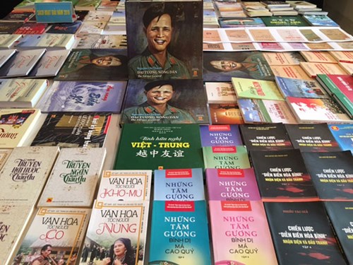 DẤN THÂN SÁNG TẠO VÌ CHÂN, THIỆN, MỸ 