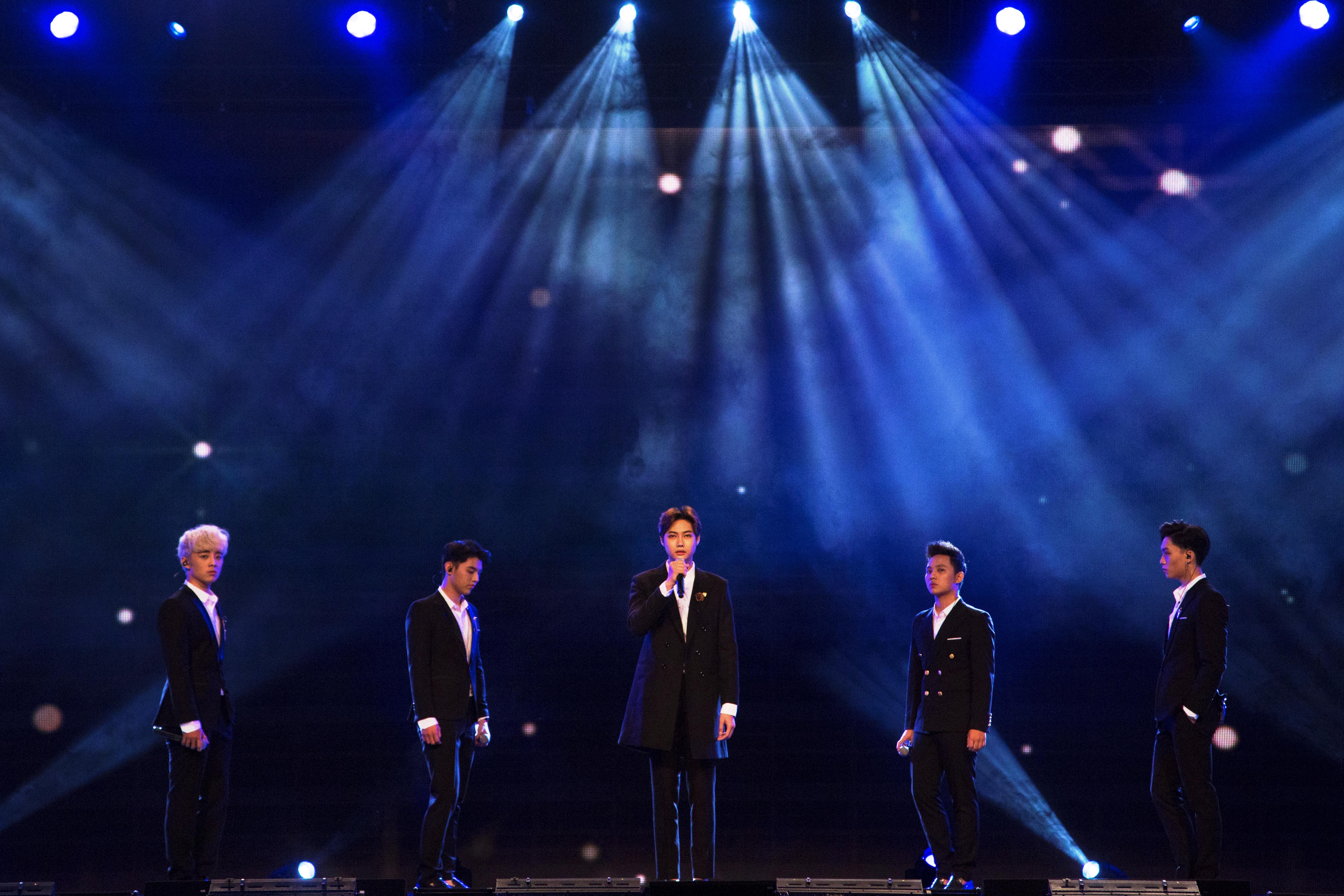 THE AIR biểu diễn ấn tượng tại Giải thưởng Truyền hình châu Á 2017