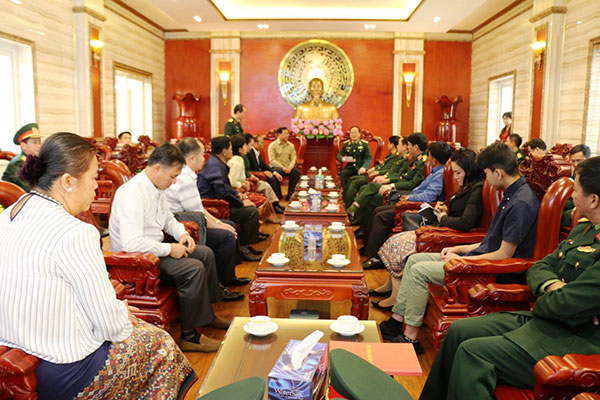 Đoàn cán bộ QĐND Lào thăm, làm việc tại Học viện Hậu cần