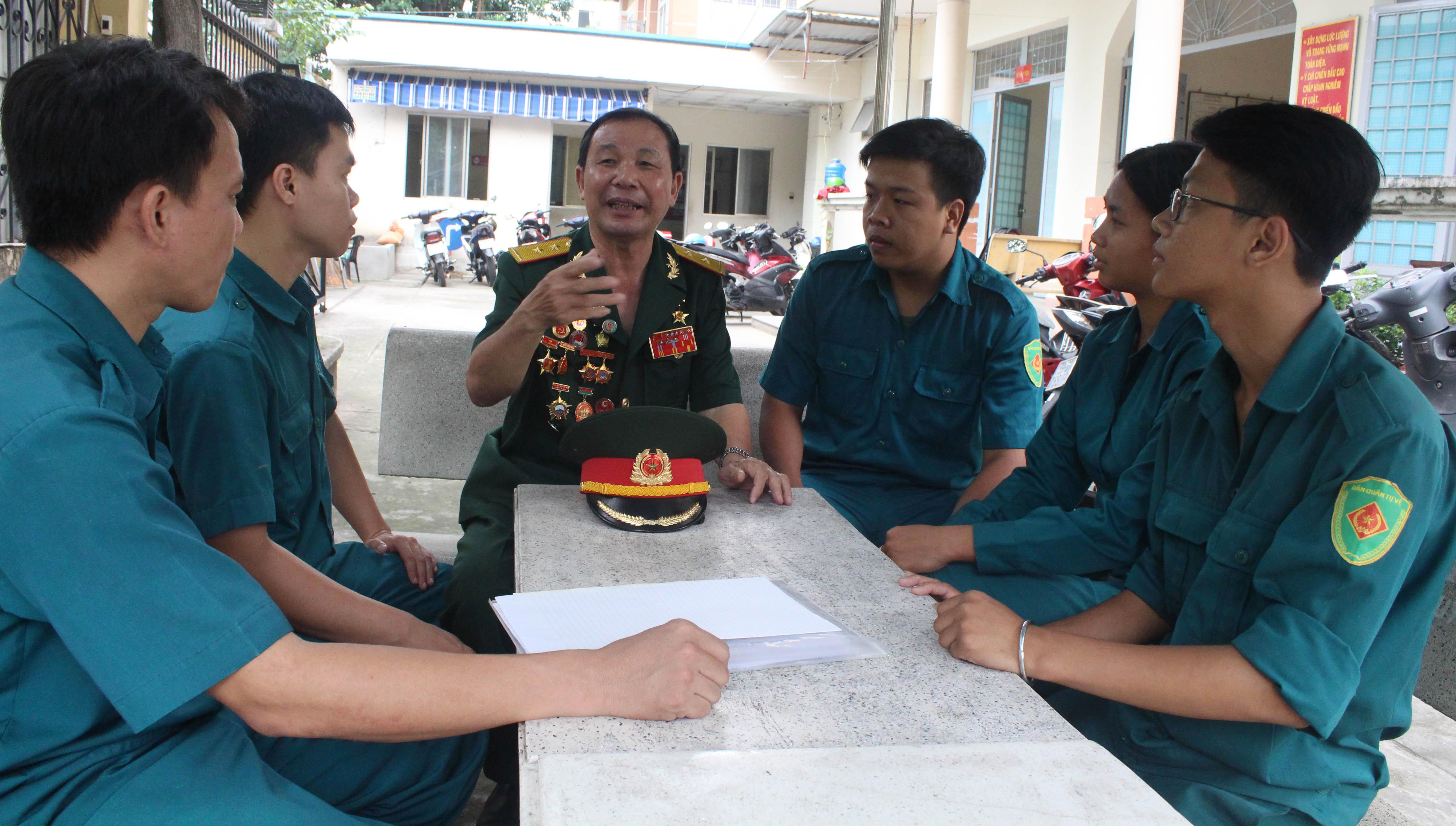  Bị thương nặng vẫn ở lại chiến đấu