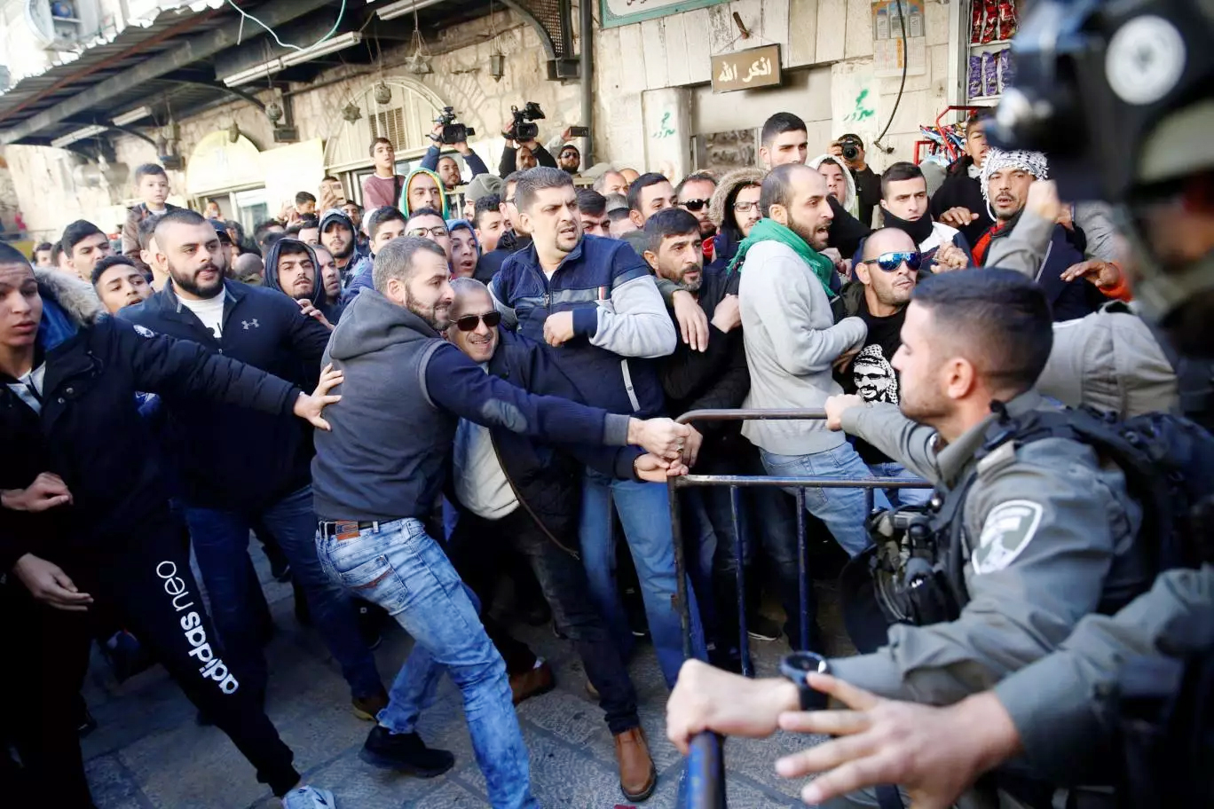 Thế giới tuần qua: Thánh địa Jerusalem dậy sóng