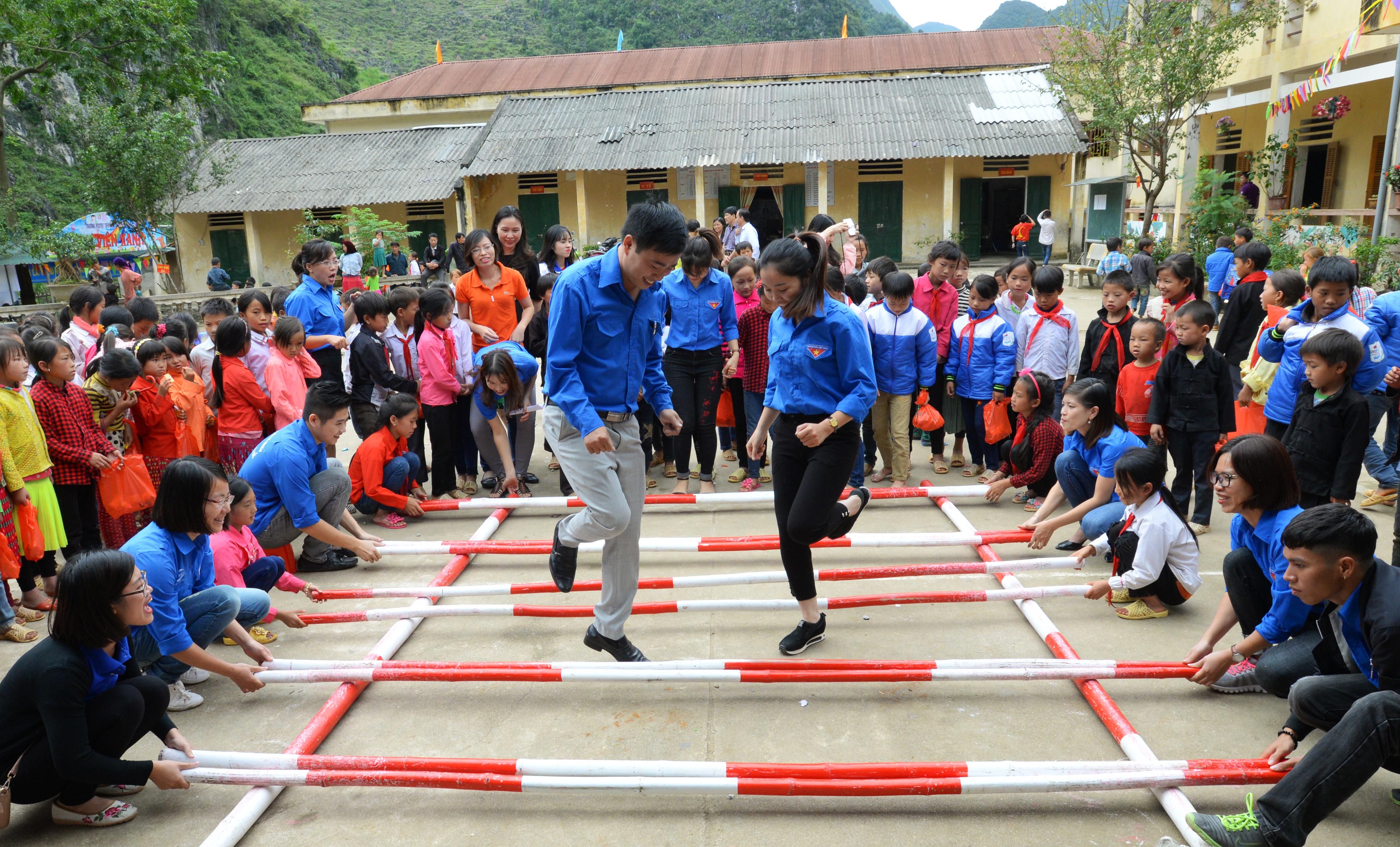 Xây dựng Đoàn vững mạnh, phát huy tinh thần xung kích, sáng tạo của thanh niên trong xây dựng và bảo vệ Tổ quốc