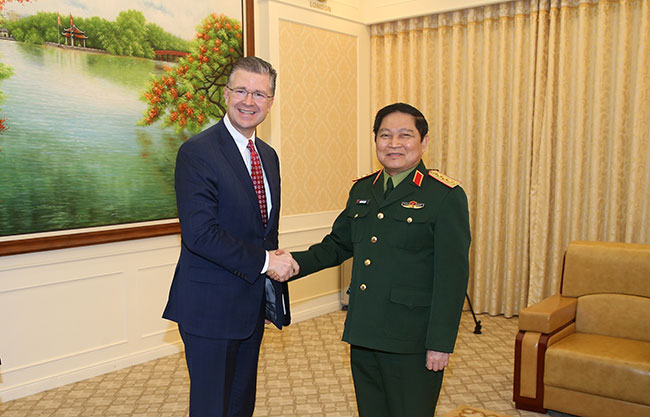 Đại tướng Ngô Xuân Lịch tiếp Đại sứ Hoa Kỳ tại Việt Nam