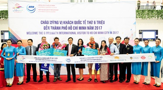 Thành phố Hồ Chí Minh đón vị khách thứ 6 triệu trong năm 2017

