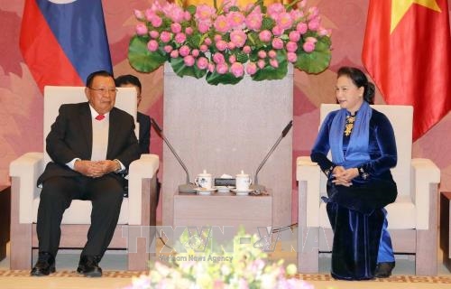 Chủ tịch Quốc hội Nguyễn Thị Kim Ngân hội kiến với Tổng Bí thư, Chủ tịch nước Lào Bounnhang Vorachith 