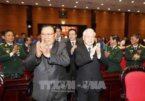 Tổng Bí thư, Chủ tịch nước Lào gặp gỡ cựu quân tình nguyện, chuyên gia Việt Nam tại Lào và thế hệ trẻ hai nước