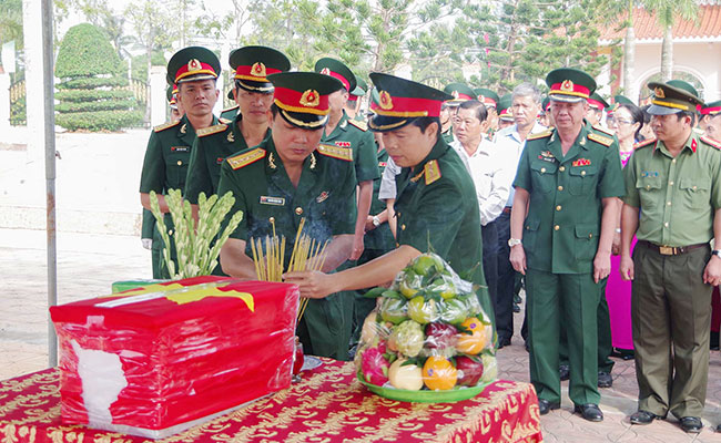 Tỉnh Hậu Giang và TP Cần Thơ tổ chức an táng hài cốt liệt sĩ