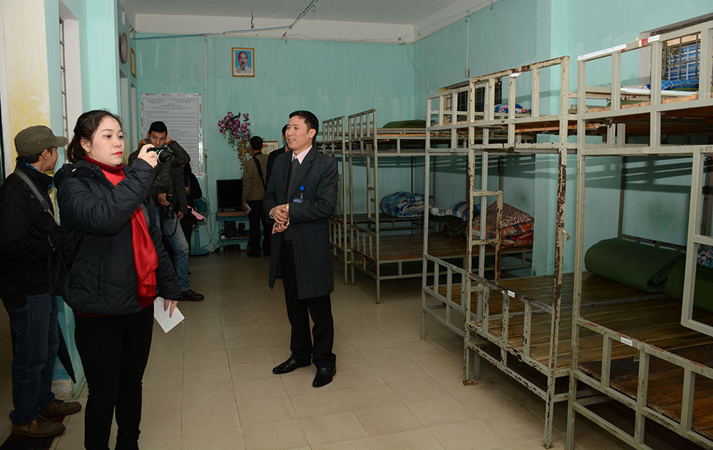 Bài 1: Không thể xuyên tạc

