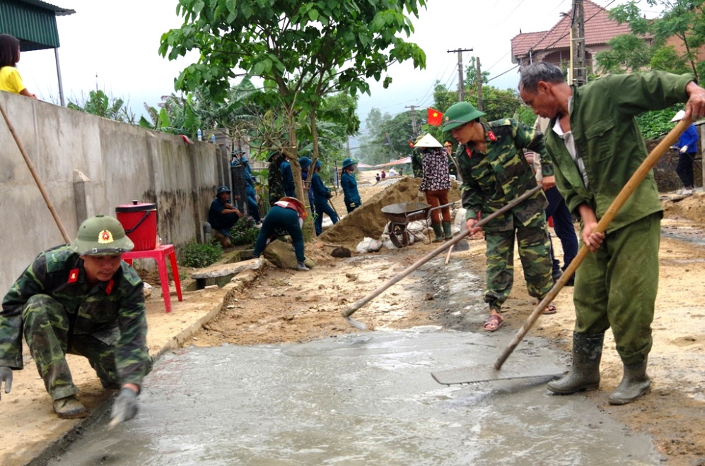 LLVT Hà Tĩnh sát cánh cùng nhân dân xây dựng nông thôn mới