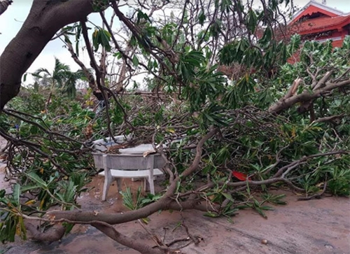 Quân, dân huyện đảo Trường Sa khẩn trương khắc phục thiệt hại do bão Tembin gây ra