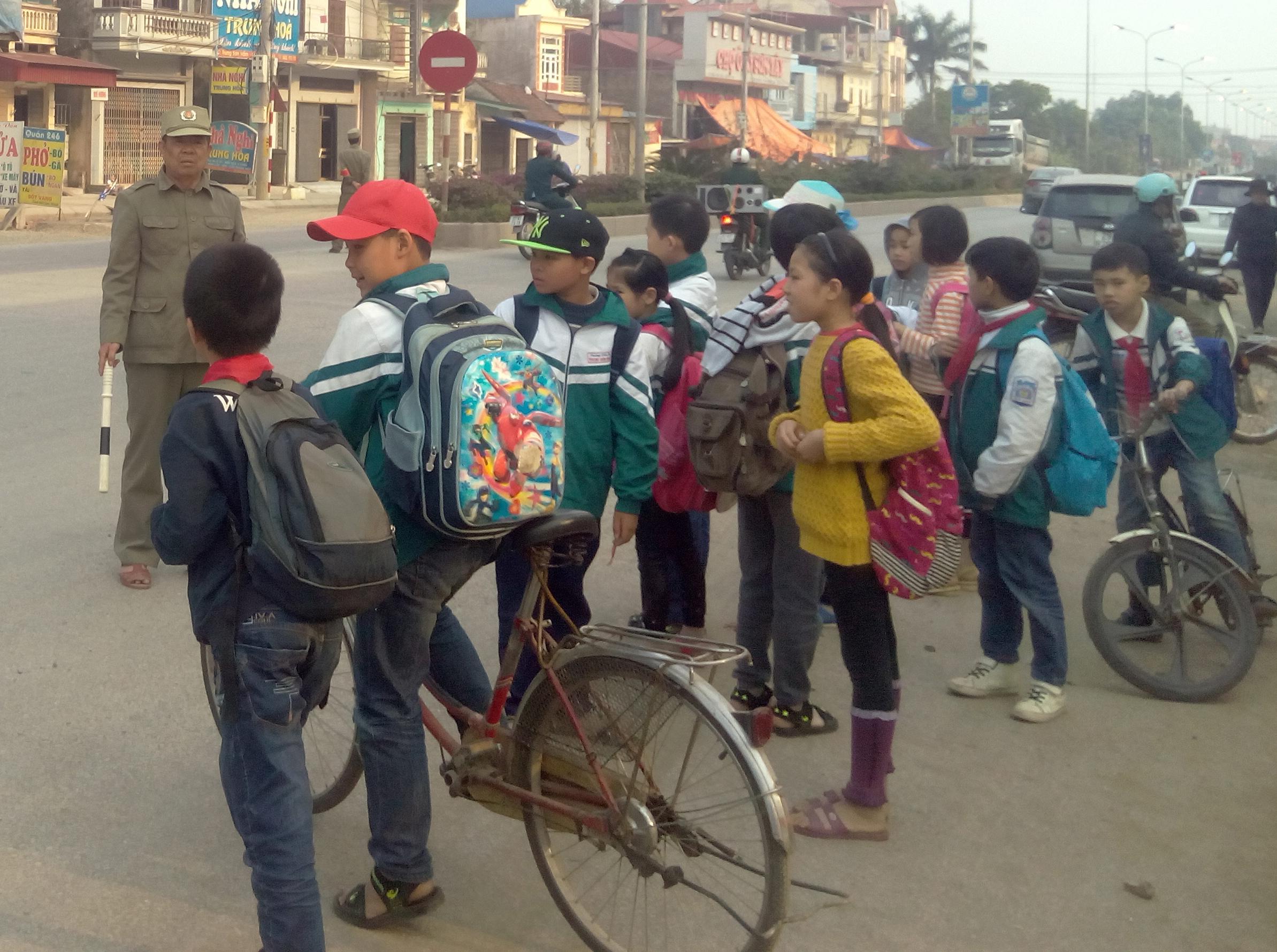 Người “đưa đò qua sông cạn”

