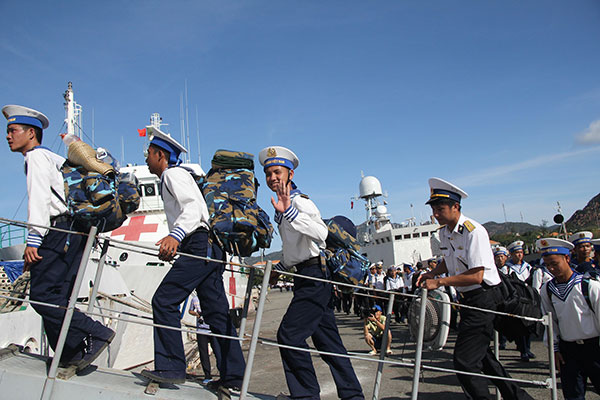 Lễ xuất quân và vận chuyển quà Tết ra quần đảo Trường Sa

