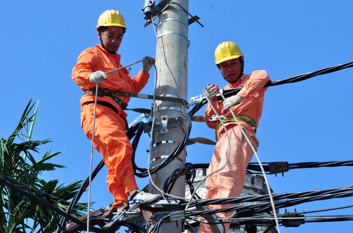 Không để thiếu điện trong dịp Tết 