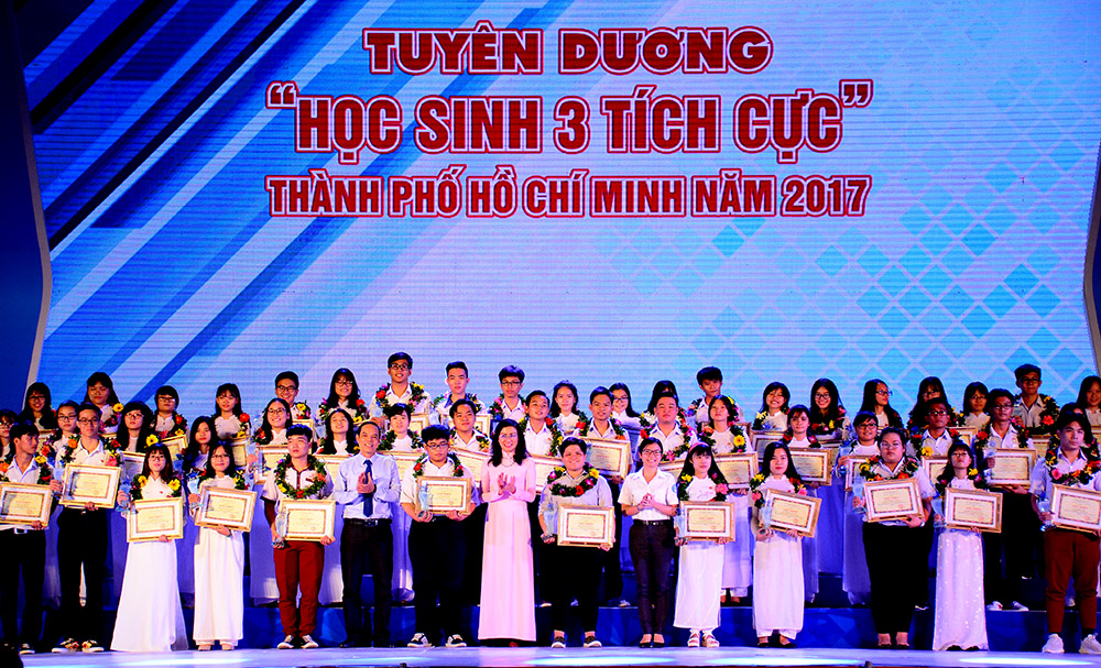 Tuyên dương hơn 200 gương điển hình “Học sinh 3 tích cực”, “Sinh viên 5 tốt”