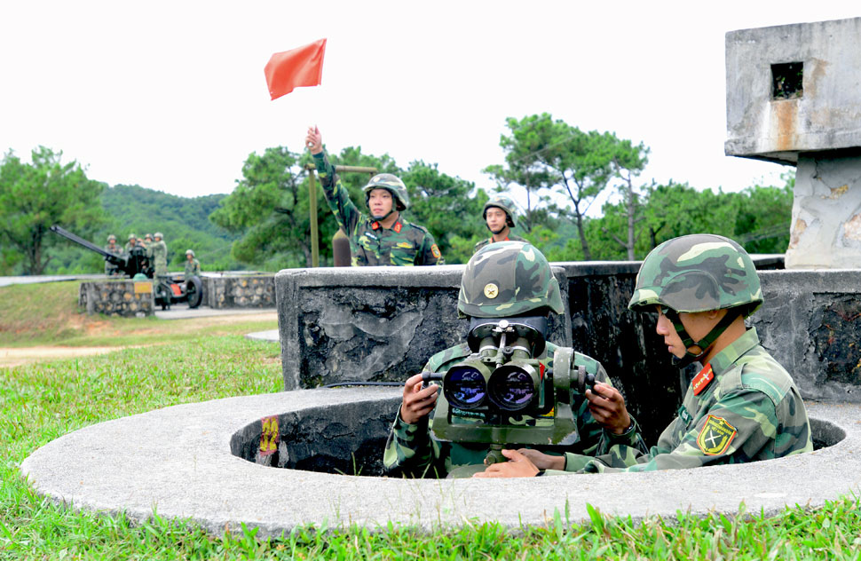 Luyện quân nơi đầu sóng
