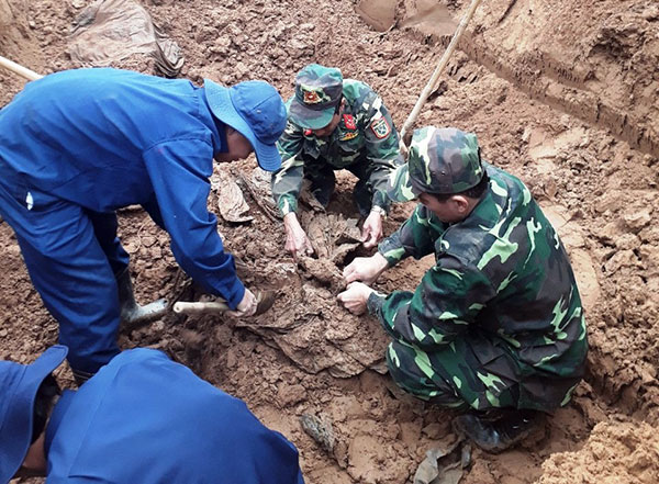 Phát hiện 11 bộ hài cốt liệt sĩ tại thị xã Quảng Trị

