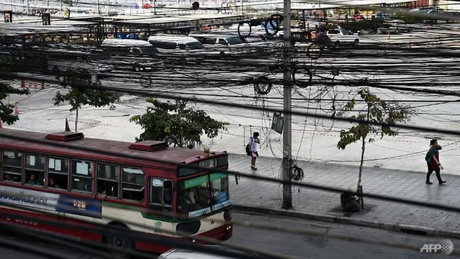 Bangkok tuyên chiến với “mạng nhện” dây điện