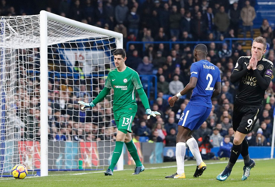 Đá kém người, Leicester vẫn cầm chân Chelsea ở Stamford Bridge