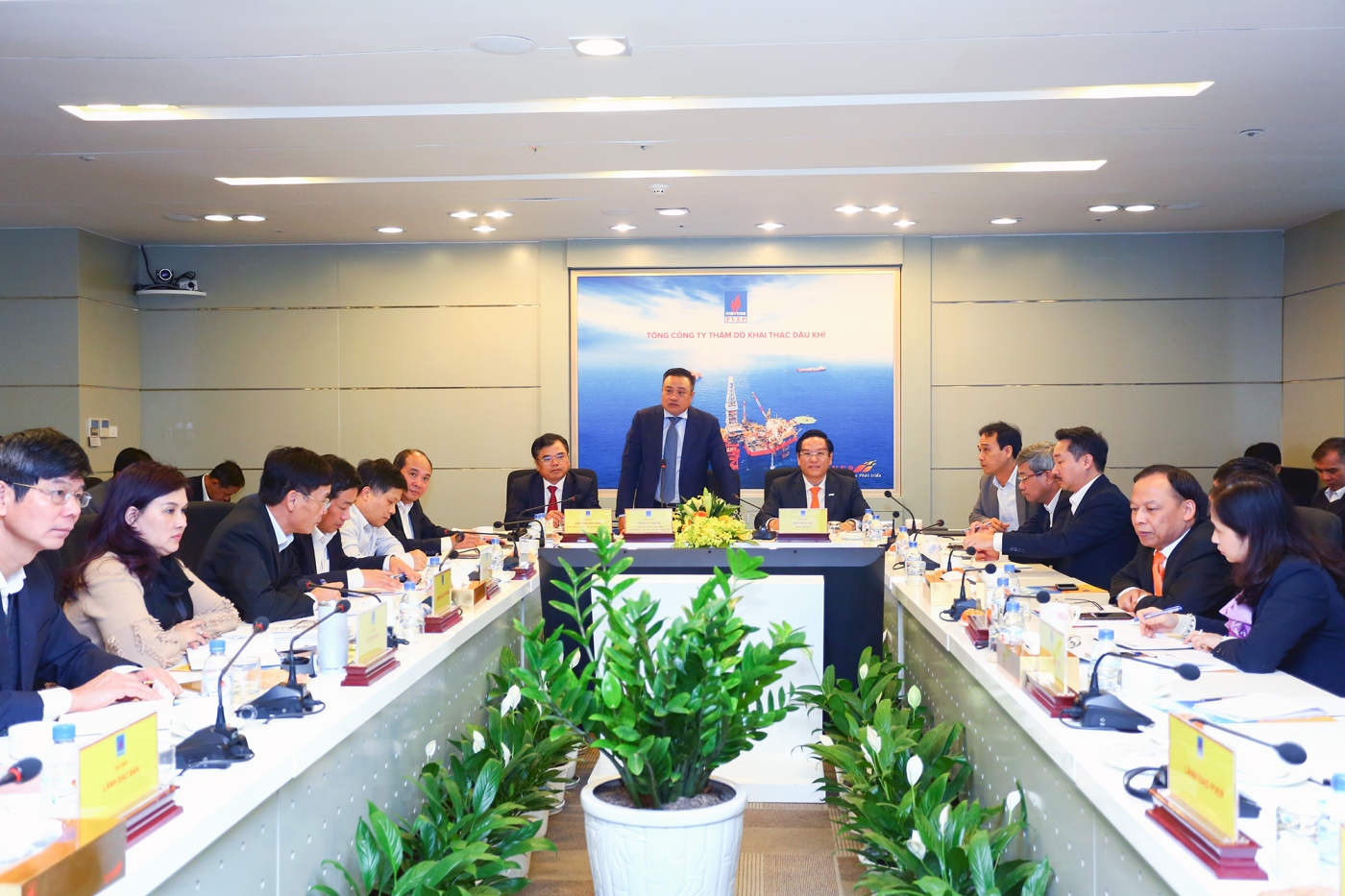 PVEP khai thác đạt bình quân 100 nghìn thùng dầu/ngày