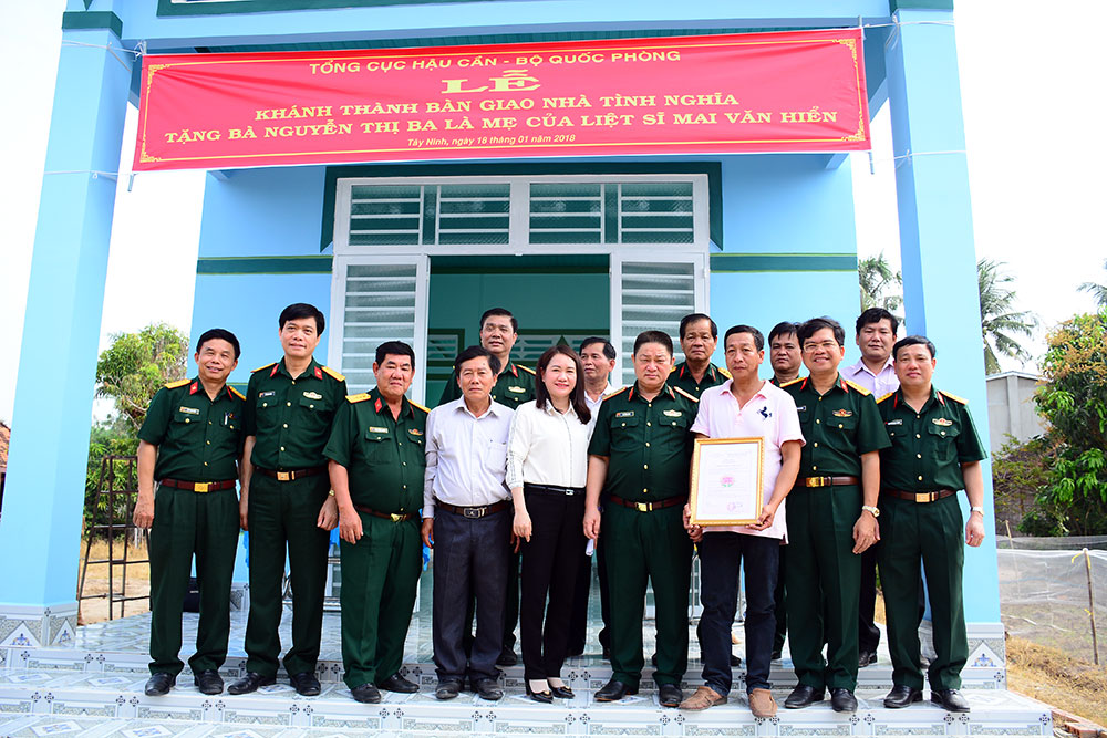  Tổng cục Hậu cần trao nhà tình nghĩa tại Tây Ninh

