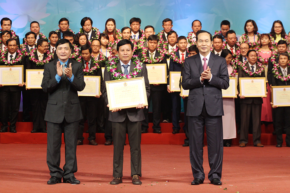 Chủ tịch nước Trần Đại Quang dự Hội nghị Tuyên dương Chủ tịch Công đoàn cơ sở xuất sắc tiêu biểu 