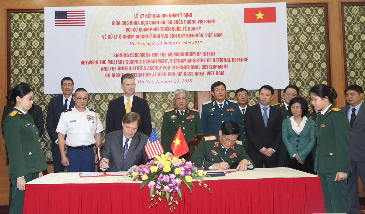Việt Nam và Hoa Kỳ ký bản ghi nhận ý định để bắt đầu xử lý dioxin tại Biên Hòa