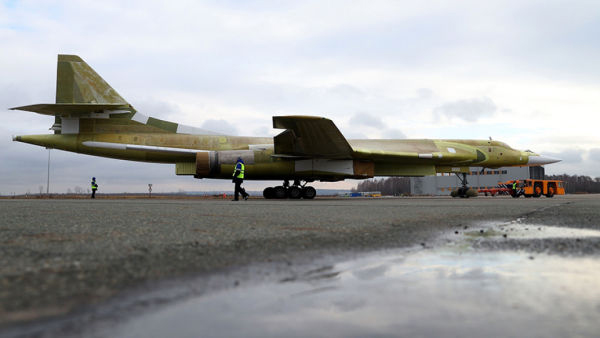 Xuất hiện hình ảnh về chuyến bay thử đầu tiên của máy bay ném bom Tu-160M2

