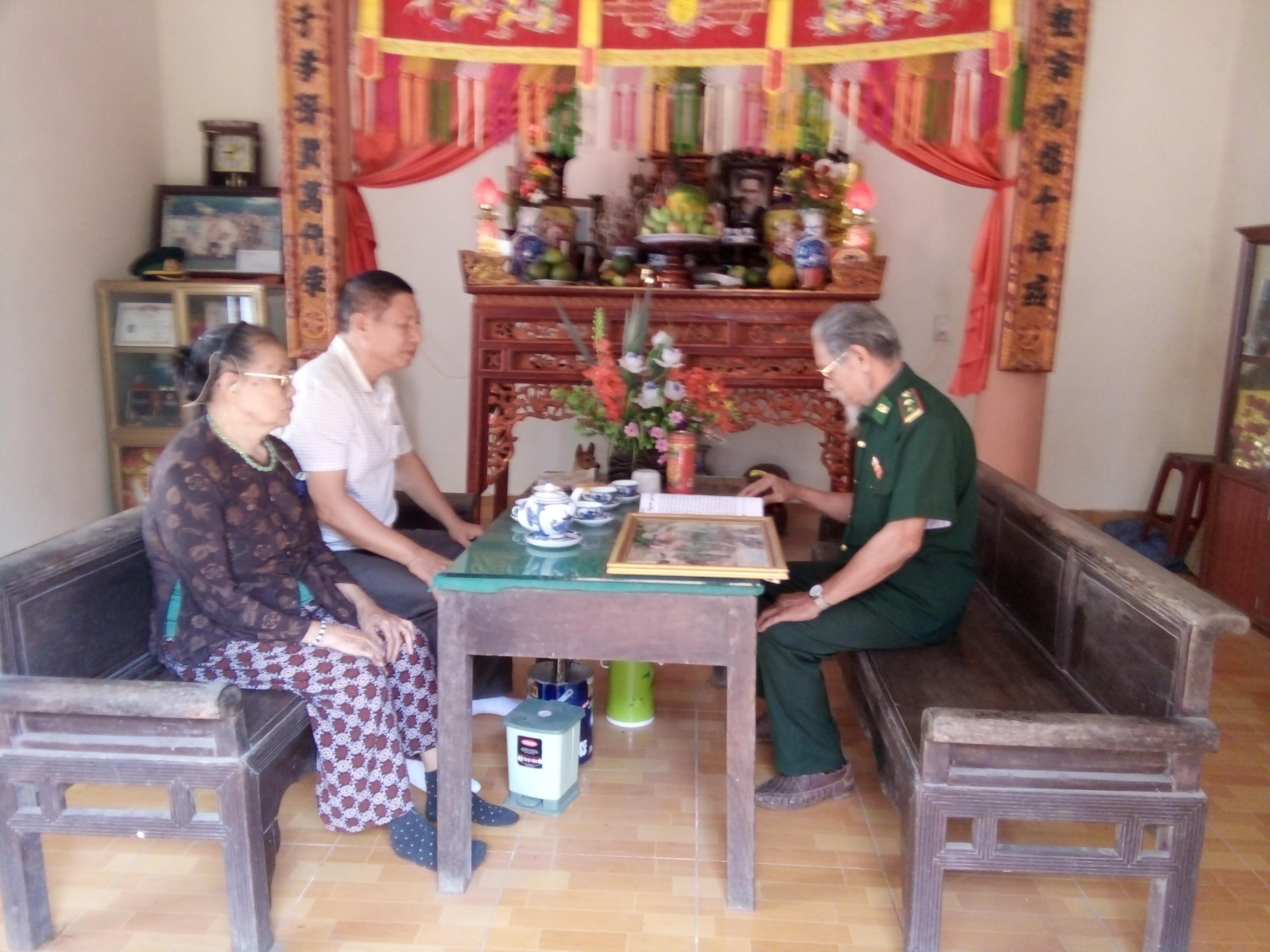 Xông vào vùng nổ
