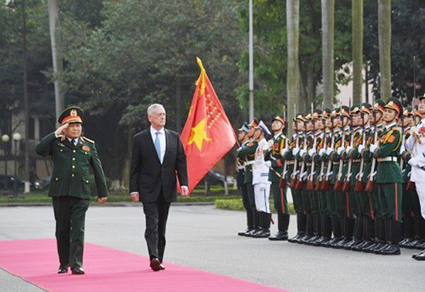 Bộ trưởng Bộ Quốc phòng Ngô Xuân Lịch chủ trì lễ đón và hội đàm với Bộ trưởng Quốc phòng Hoa Kỳ James Mattis 