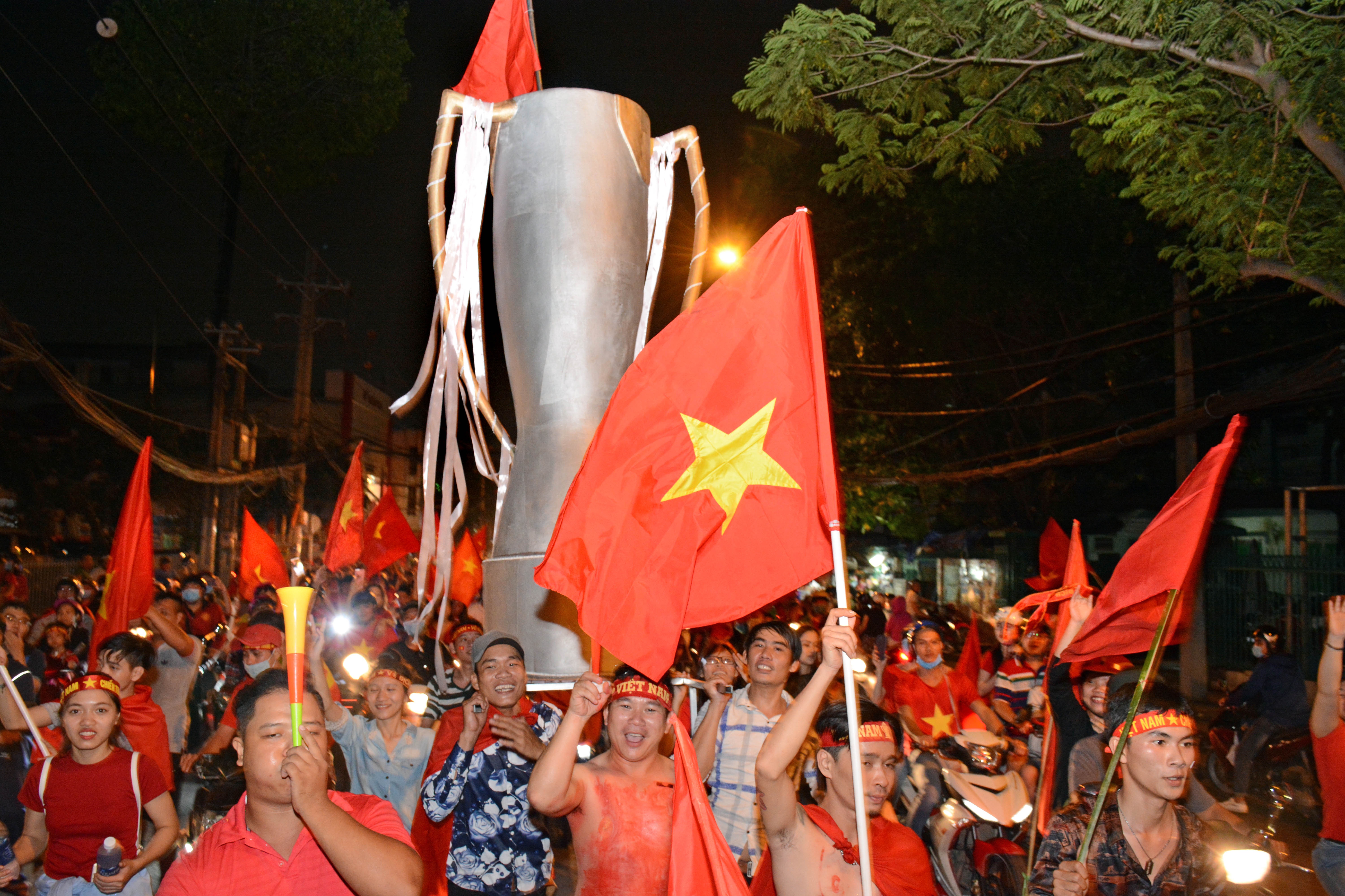 Nhà vô địch trong lòng người hâm mộ