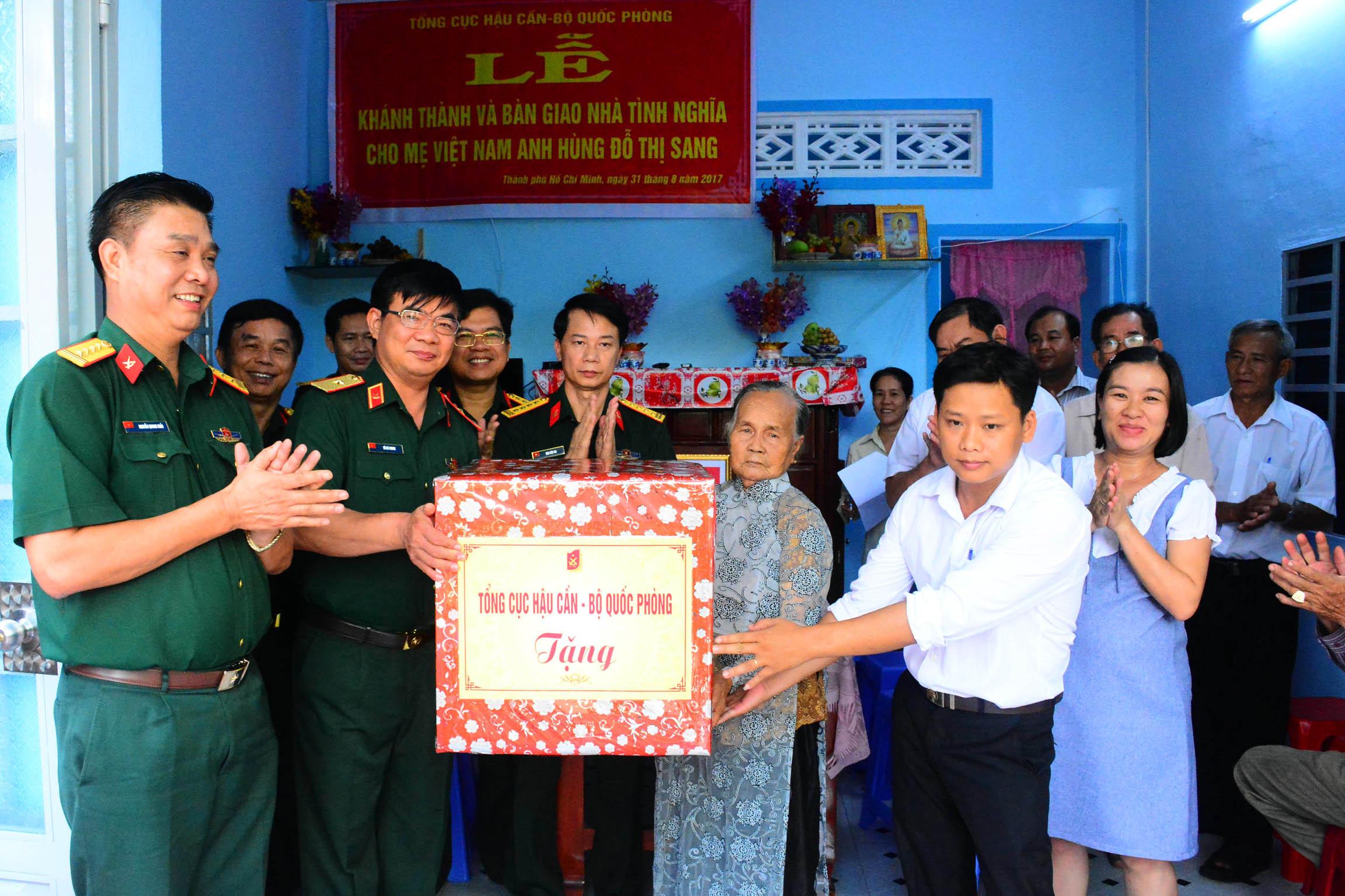 Những ngôi nhà ấm áp nghĩa tình
