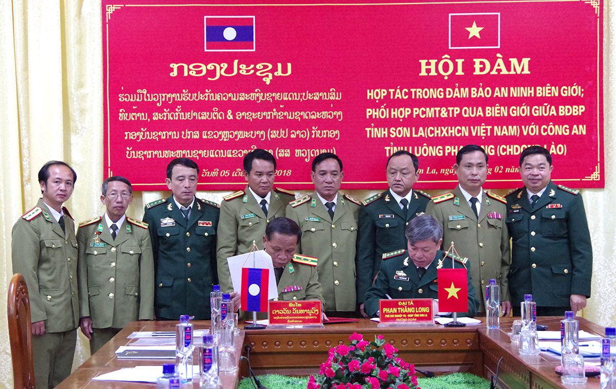Phối hợp công tác giữa Bộ đội Biên phòng tỉnh Sơn La (Việt Nam) với Công an tỉnh Luông Pha Băng (Lào)