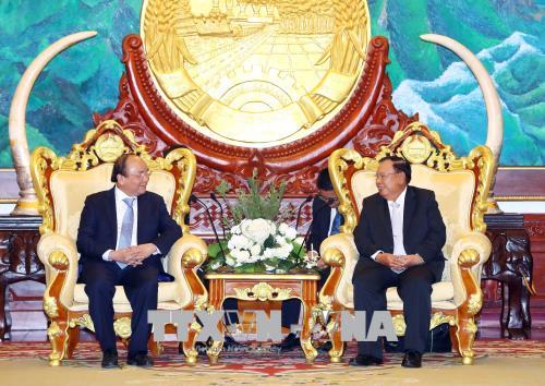 Thủ tướng Nguyễn Xuân Phúc hội kiến lãnh đạo Cấp cao Đảng, Nhà nước Lào

