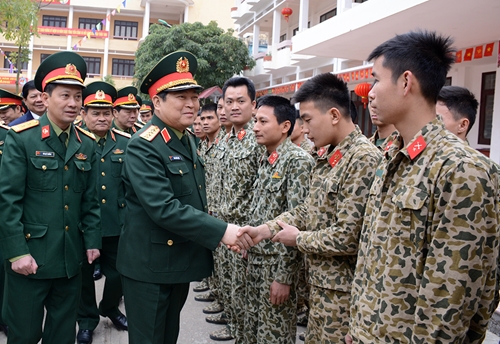Đại tướng Ngô Xuân Lịch thăm, chúc Tết Tiểu đoàn Đặc công 18