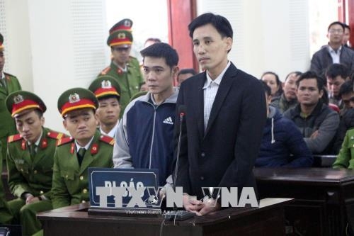 Xét xử sơ thẩm công khai vụ án hình sự đối với 2 bị cáo Hoàng Đức Bình và Nguyễn Nam Phong
