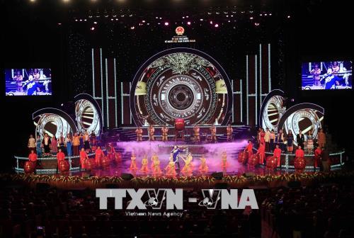 BẾP LỬA HỒNG CHO DÂN TỘC